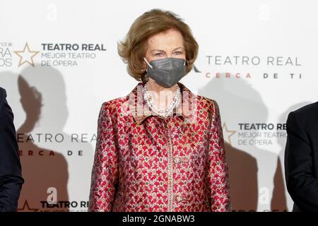 Madrid, Spagna. 23 settembre 2021. La Regina Sofia partecipa all'apertura della stagione teatrale reale 2021/22 al Teatro reale di Madrid, in Spagna, il 23 settembre 2021. Photo by Archie Andrews/ABACAPRESS.COM Credit: Abaca Press/Alamy Live News Foto Stock