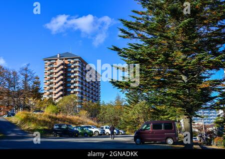 Gunma, Giappone - 8 novembre 2019. Centro di Kusatsu Onsen a Gunma, Giappone. Kusatsu Town è uno dei più famosi resort termali del Giappone per secoli Foto Stock