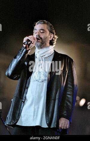 Napoli Italia 2002-05-28 : Andrea Bocelli in concerto durante la manifestazione musicale 'Festivalbar 2002' Foto Stock