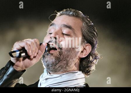 Napoli Italia 2002-05-28 : Andrea Bocelli in concerto durante la manifestazione musicale 'Festivalbar 2002' Foto Stock