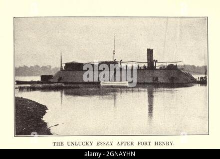 Il Mille tonnellate di ferro-clad Essex dopo Fort Henry [USS Essex era un cannonboat di fiume di 1000 tonnellate di ferro-clad dell'esercito degli Stati Uniti e successivamente della marina degli Stati Uniti durante la guerra civile americana. È stato chiamato per Essex County, Massachusetts. USS Essex fu originariamente costruito nel 1856 a New Albany, Indiana come un traghetto a vapore chiamato New era.] dal libro 'la guerra civile attraverso la fotocamera ' centinaia di fotografie vivide effettivamente scattate in epoca di guerra civile, sedici riproduzioni a colori di famosi dipinti di guerra. La nuova storia del testo di Henry W. Elson. A. storia completa illustrata della guerra civile Foto Stock