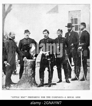 Una foto scattata nell'autunno del 1861, quando George Brinton McClellan era alla sede del generale George W. Morell (che si trova all'estrema sinistra), Comandando una brigata nella Divisione di Fitz John Porter. Dal libro 'la guerra civile attraverso la macchina fotografica 'centinaia di fotografie vivide effettivamente scattate in epoca di guerra civile, sedici riproduzioni a colori di famosi dipinti di guerra. La nuova storia del testo di Henry W. Elson. A. storia completa illustrata della guerra civile Foto Stock