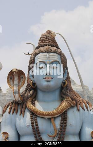 Colpo verticale del Tempio di Lord Shiva in Galteshwar India Foto Stock