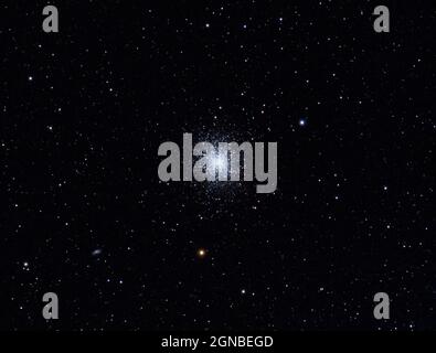 Grande gruppo globulare di Ercole (Messier 13) 25.000 anni luce dalla Terra. Foto Stock
