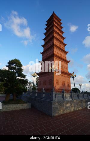 Tuong Long pagoda nella città di Hai Phong nel nord del Vietnam Foto Stock