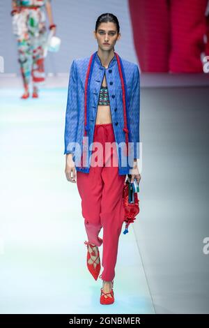 Emporio Armani sfilata di moda per Milano Fashion Week Collezione Donna  Primavera Estate 2022. Celebrazione dei 40 anni di attività della linea  Emporio. Milano, 23 settembre 2021 (Foto di Matteo Rossetti/Mondadori  Portfolio/Sipa USA Foto stock - Alamy