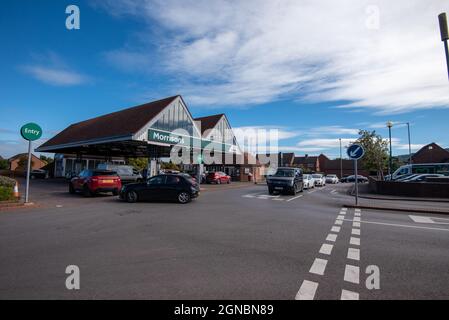 Cheltenham Gloucestershire UK Settembre 24 2021 Panic Buying e carenze di benzina presso i distributori di benzina di Cheltenham Foto Stock