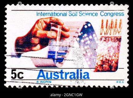 AUSTRALIA - CIRCA 1968: Un francobollo cancellato dall'Australia che illustra la Scienza del suolo e la Conferenza medica Foto Stock