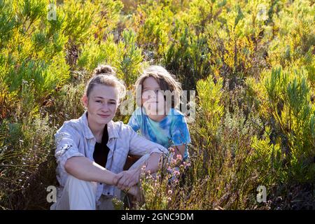 Escursioni in famiglia un sentiero natura, riserva naturale Phillipskop, Stanford, Sudafrica. Foto Stock