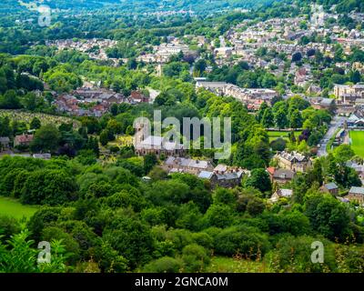 Vista estiva di Matlock una città nella zona di Derbyshire Dales del Peak District Inghilterra Regno Unito Foto Stock