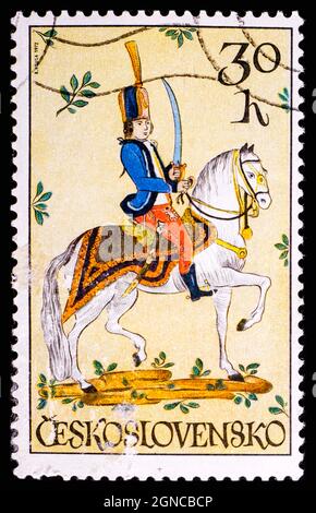 CECOSLOVACCHIA - CIRCA 1972: Un francobollo stampato in Cecoslovacchia, mostra Hussar 18 ° secolo, circa 1972 Foto Stock