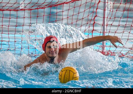 Zanelli Pools, Savona, Italy, September 24, 2021, ISLJAMOVIC Alen (Primorac) durante il Primorac Kotor (MNE) vs Vitoria Guimaraes SC (por) - LEN Cup - Champions League match di polo acquatico Foto Stock