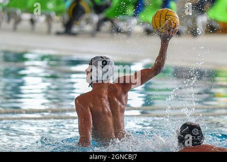 Zanelli Pools, Savona, Italy, September 24, 2021, STANOJEVIC Dordije (Primorac) durante il Primorac Kotor (MNE) vs Vitoria Guimaraes SC (por) - LEN Cup - Champions League match di polo acquatico Foto Stock