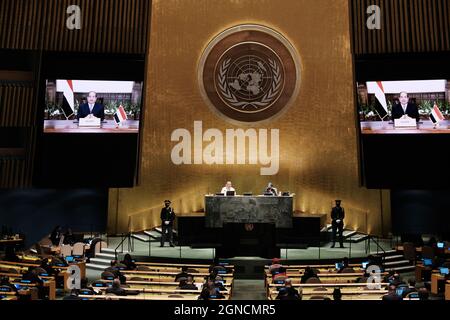 New York, Stati Uniti. 21 settembre 2021. NEW YORK, NEW YORK - 21 SETTEMBRE: Il presidente egiziano Abdel Fattah al-Sisi parla tramite un collegamento video durante l'incontro annuale a New York City per la 76a sessione dell'Assemblea Generale delle Nazioni Unite (UNGA) il 21 settembre 2021 a New York City. L'evento di quest'anno, che è stato abbreviato a causa delle restrizioni del Covid-19, evidenzierà le questioni globali di sconfiggere la pandemia del Covid-19 e di rinvigorire l'economia globale post-pandemica. (Foto di Spencer Platt/Pool/Sipa USA) Credit: Sipa USA/Alamy Live News Foto Stock