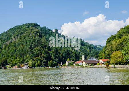 Sia che stiate viaggiando su una nave lungo il Danubio o visitandolo a terra: Le regioni del Danubio sono solo in attesa di essere esplorate. Foto Stock