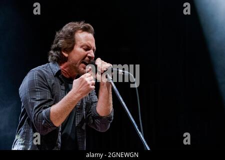 24 settembre 2021: Eddie Vedder suona al giorno 1 di OhanaFest Doheny state Beach il 24 settembre 2021 a Dana Point, California (Credit Image: © Marissa carter/ZUMA Press Wire) Foto Stock