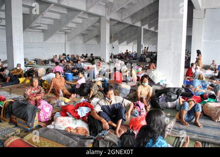 Questo è lo stato dei residenti intorno al Monte Merapi che sono stati sfollati a causa dell'eruzione del Monte Merapi nel 2010 Foto Stock