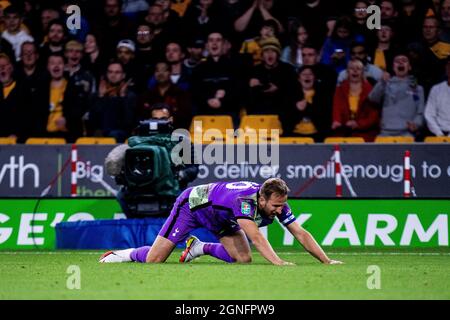 Harry Kane di Tottenham guarda avanti durante la partita del terzo turno della Coppa Carabao tra Wolverhampton Wanderers e Tottenham Hotspur a Molineux su Septembo Foto Stock