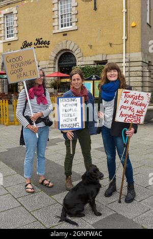 Falmouth, Cornovaglia, Regno Unito. 25 Settembre 2021. Una dimostrazione a Falmouth protestando contro la grave mancanza di alloggi disponibili in Cornovaglia. Gordon Scammell/Alamy Live News. Foto Stock