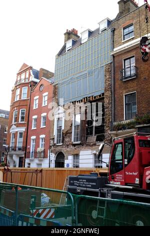 Queen Anne Street, Londra. 1774 costruzione di Townhouse crollo e demolizione. Foto Stock