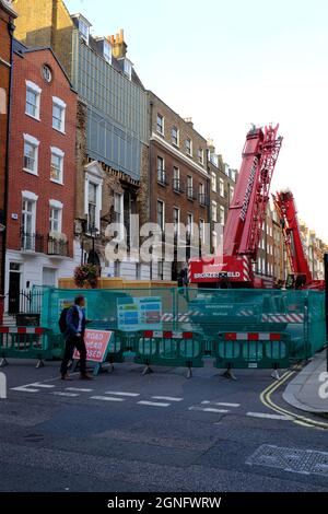 Queen Anne Street, Londra. 1774 costruzione di Townhouse crollo e demolizione. Foto Stock