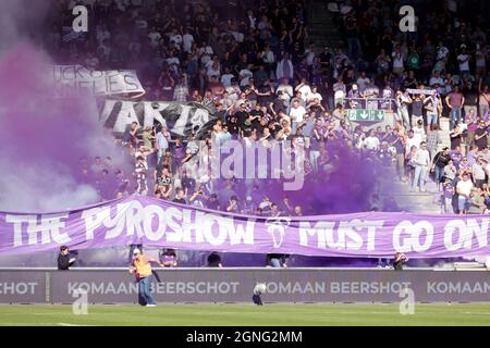 ANVERSA, BELGIO - SETTEMBRE 25: Tifosi durante la partita della Jupiler Pro League tra Beerschot V.A. e KAS Eupen allo stadio Olympisch il 25 Settembre 2021 ad Anversa, Belgio (Foto di Perry van de Leuvert/Orange Pictures) Foto Stock