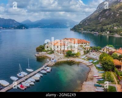 Veduta aerea del Castello nell'antico borgo, Lierna, Lago di Como Foto Stock