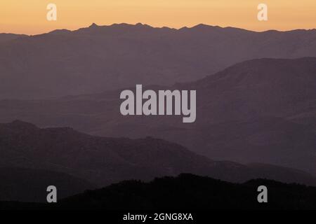 Serra do Soajo, o Soajo Mountains, una delle catene montuose che fanno parte del Parco Nazionale Peneda-Gerês, nel nord del Portogallo. Foto Stock