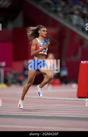 Sydney McLaughlin in competizione nelle Olimpiadi di Tokyo del 2020. Foto Stock