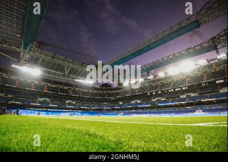 Estadio Santiagp Bernabeu, Madrid, Spagna. 25 Settembre 2021. Men's la Liga, Real Madrid CF versus Villarreal CF; stadio Santiago Bernabeu prima della partita Credit: Action Plus Sports/Alamy Live News Foto Stock