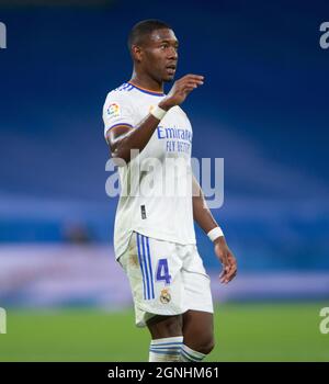 Estadio Santiagp Bernabeu, Madrid, Spagna. 25 Settembre 2021. Men's la Liga, Real Madrid CF versus Villarreal CF; David Alaba dopo il fischio finale Credit: Action Plus Sports/Alamy Live News Foto Stock