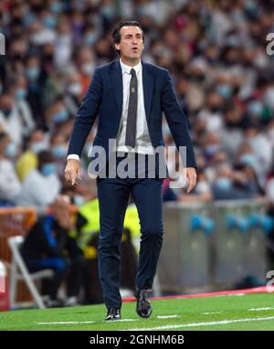 Estadio Santiagp Bernabeu, Madrid, Spagna. 25 Settembre 2021. Men's la Liga, Real Madrid CF versus Villarreal CF; Unai Emery Villareal manager molto animato Credit: Action Plus Sports/Alamy Live News Foto Stock