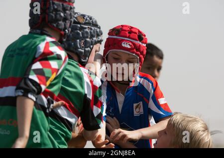 i bambini pagano il rugby Foto Stock