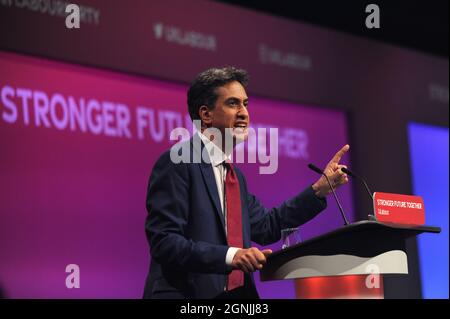 Brighton, Inghilterra. 26 settembre 2021. Il deputato di ed Miliband, Shadow Secretary of state for Business, Energy and Industrial Strategy, ha tenuto il suo discorso di apertura sul dibattito su ambiente, energia e cultura, durante la prima sessione del secondo giorno della conferenza annuale del partito laburista al Brighton Centre. Kevin Hayes/Alamy Live News Foto Stock