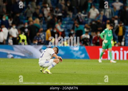 Fede Valverde (Real), 25 SETTEMBRE 2021 - Calcio / Calcio : Valverde abbattuto dopo la partita spagnola 'la Liga Santander' tra Real Madrid CF 0-0 Villarreal CF all'Estadio Santiago Bernabeu di Madrid, Spagna. (Foto di Mutsu Kawamori/AFLO) Foto Stock