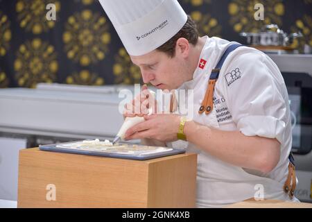 Team Svizzera durante Bocuse d'Or finale davanti a Sirha 2021 a Lione, Francia, il 26 settembre 2021. Foto di Julien Reynaud/APS-Medias/ABACAPRESS.COM Foto Stock