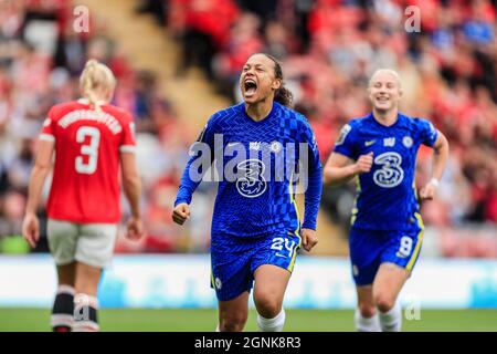 Drew Spence (24) di Chelsea F.C Women celebra il suo obiettivo e fa il punteggio 1-5 Foto Stock