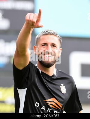 Dylan De Belder di Deinze festeggia dopo aver segnato durante una partita di calcio tra Royal Excelsior Virton e KMSK Deinze, domenica 26 settembre 2021 in VI Foto Stock