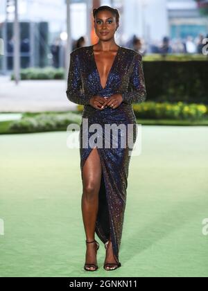 LOS ANGELES, CALIFORNIA, USA - SETTEMBRE 25: L'attrice Issa Rae che indossa un abito Alexandre Vauthier arriva all'Academy Museum of Motion Pictures Opening Gala che si tiene presso l'Academy Museum of Motion Pictures il 25 Settembre 2021 a Los Angeles, California, Stati Uniti. (Foto di Xavier Collin/Image Press Agency/Sipa USA) Foto Stock