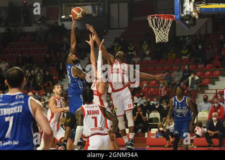 22 Jalen Jones OpenJobMetis Varese OpenJobMetis Varese vs Germani Brescia Championship First day LBA Italy 2020/21 September 26, 2021 Enerxenia Arena Varese. Foto Stock