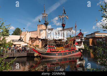 Kristiansand, Norvegia - Luglio 17 2008: Nave del capitano Sabretooth la Madonna Nera a Kristiansand Dyrepark Foto Stock