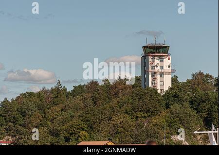 Gothenburg, Svezia - Agosto 30 2008: Torre del traffico aereo presso l'aeroporto cittadino. Foto Stock