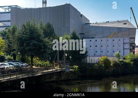 L'edificio della Factory International Arts è in costruzione dal 2021 settembre. Sul fiume Irwell. St John's, Manchester, Inghilterra, Regno Unito Foto Stock