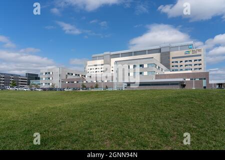 Oakville, ON, Canada - 21 settembre 2021: Oakville Trafalgar Memorial Hospital a Oakville, Ontario, Canada. Foto Stock