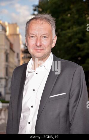 Presidente del Metropole di Lione Bruno Bernard che ha partecipato al Diner Des Grands Chef davanti a Sirha 2021 a Lione, Francia il 26 settembre 2021. Foto di Julien Reynaud/APS-Medias/ABACAPRESS.COM Foto Stock