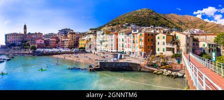 Località costiere più colorate vicino Genova - bellissimo villaggio di Nervi in Liguria con bella spiaggia. Destinazioni estive in Italia, Liguria Foto Stock