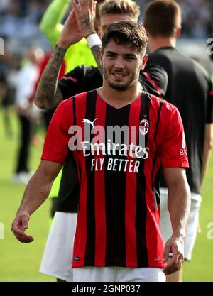 LA SPEZIA, ITALIA - SETTEMBRE 25: Brahim Diaz di AC Milan celebra la vittoria, durante la Serie A match tra Spezia Calcio e AC Milan allo Stadio Alberto Picco il 25 Settembre 2021 a la Spezia, Italia. (Foto tramite MB Media) Foto Stock