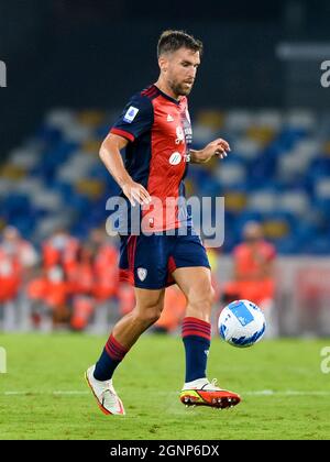 NAPOLI, ITALIA - SETTEMBRE 26: Kevin Strootman di Cagliari Calcio durante la Serie A match tra SSC Napoli e Cagliari Calcio allo Stadio Diego Armando Maradona il 26 Settembre 2021 a Napoli (Foto di Ciro Santangelo/Orange Pictures) Foto Stock