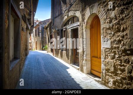 Strade del villaggio di Lautrec, Tarn, Francia Foto Stock