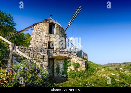 Mulino a vento la Sallette al villaggio di Lautrec, Tarn, Francia Foto Stock